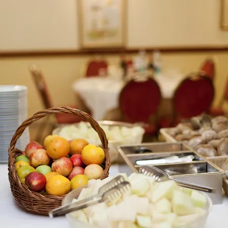 Cinquentenario & Conference Center Hotell 4*