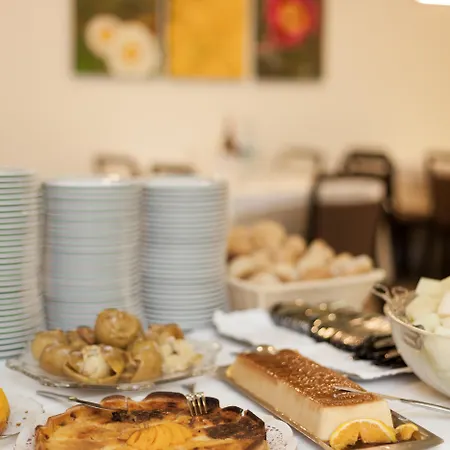 מלון Cinquentenario & Conference Center