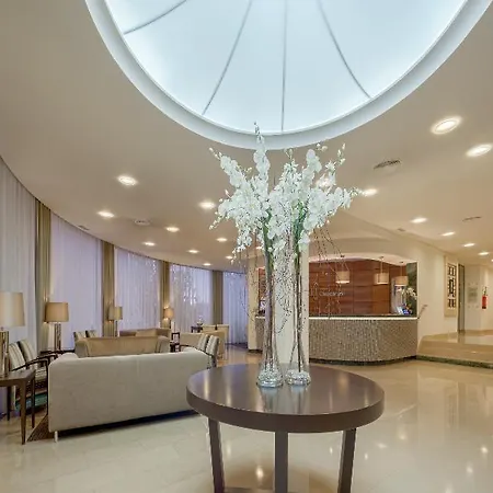 Cinquentenario & Conference Center מלון 4*