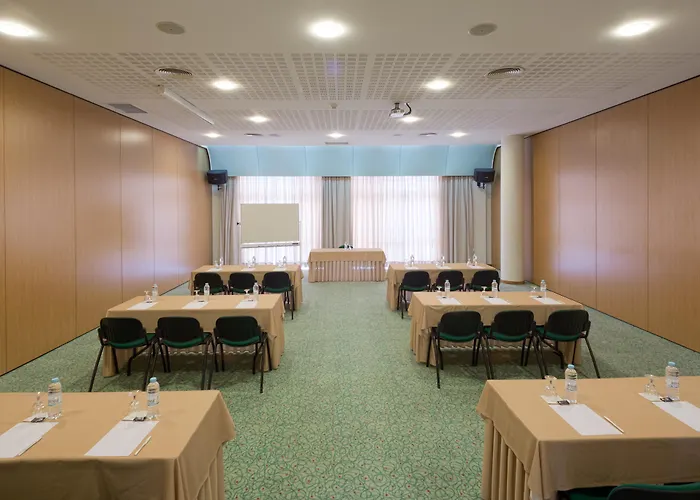 Hotel Cinquentenario & Conference Center 4*